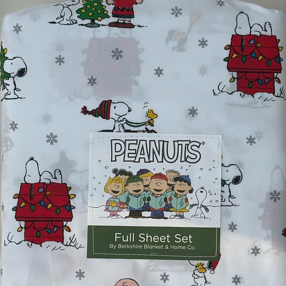 NEW Peanuts Snoopy Christmas Holiday Snoopy Santa Snowflakes Sheet FULL - Picture 3 of 11